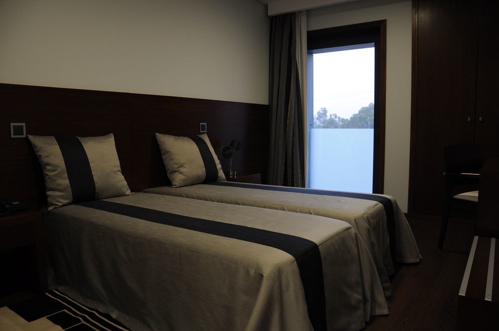 Hotel Portas De Santa Rita Эрмезинде Экстерьер фото