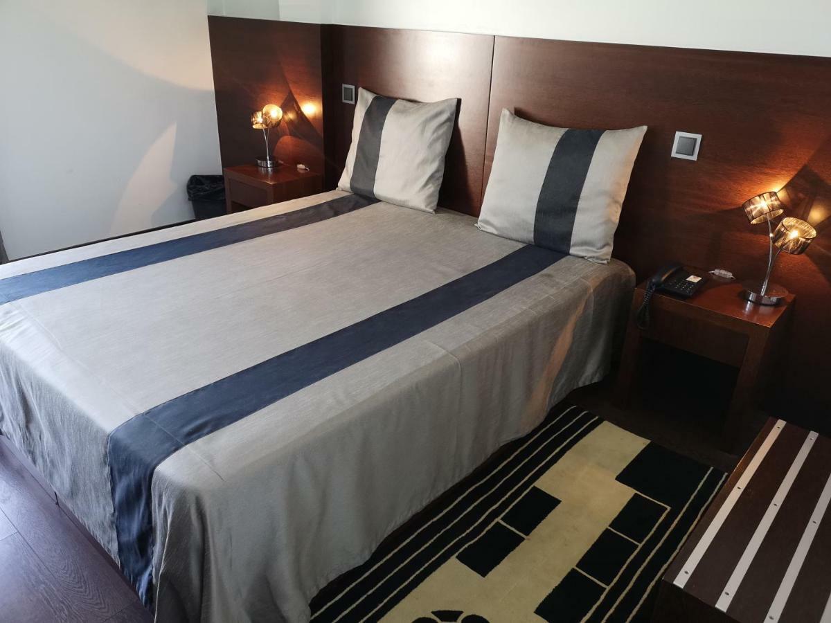 Hotel Portas De Santa Rita Эрмезинде Экстерьер фото